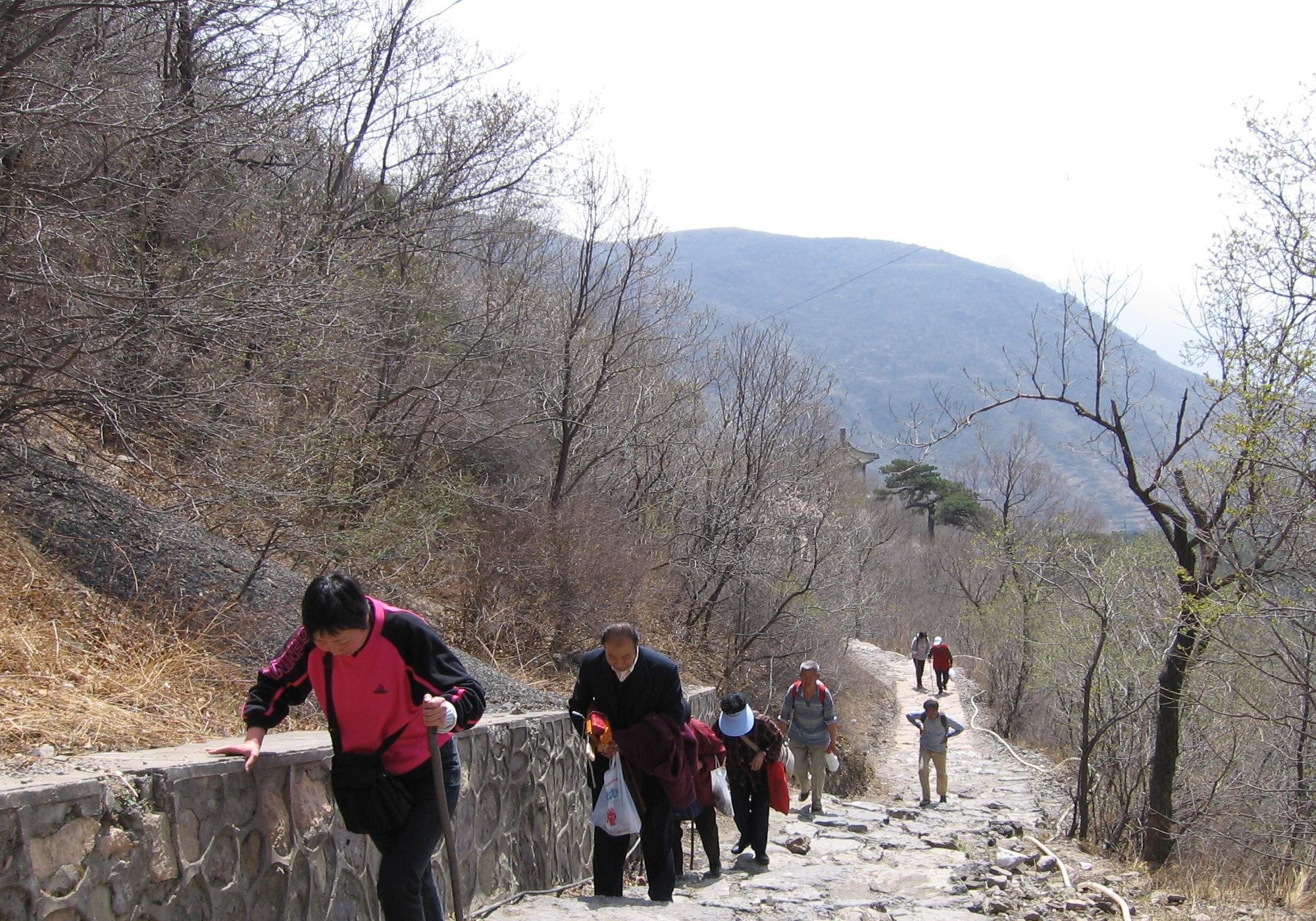 崎岖古道.jpg