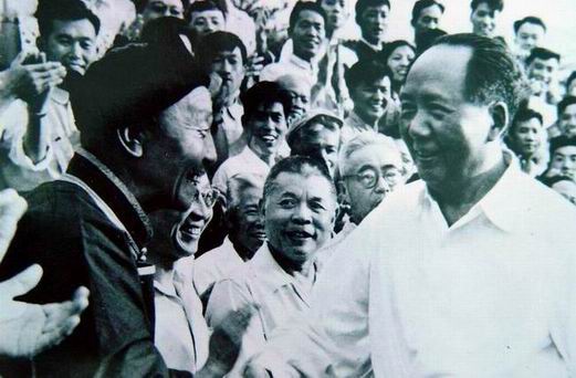 Mao & singer.jpg