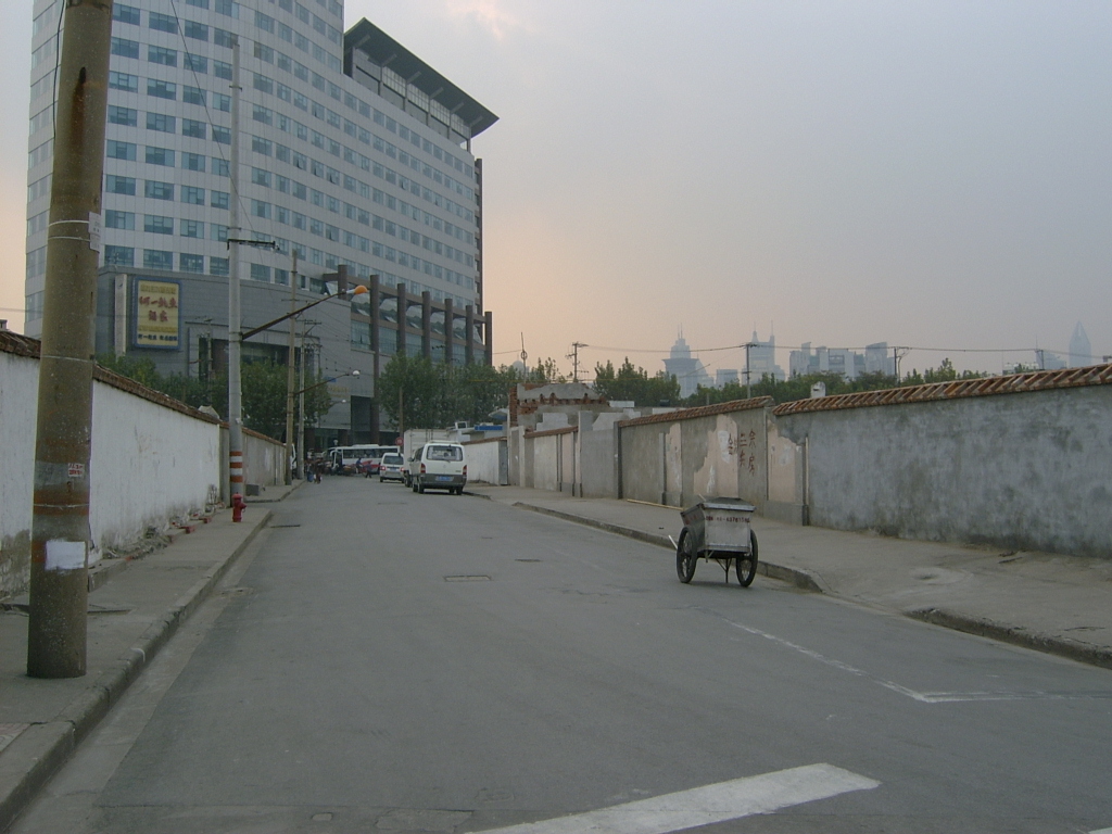 SV300184龙潭路街景.JPG